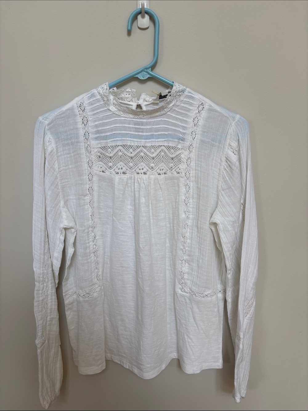 Lucky Brand White Lace-Paneled Long Sleeve Top